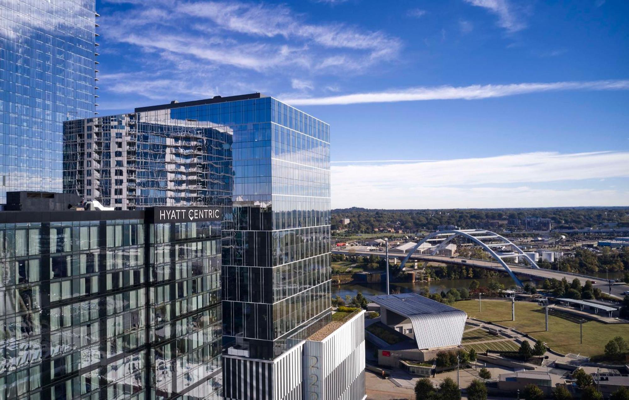 Hyatt Centric Downtown Nashville Exterior photo The apartment tower