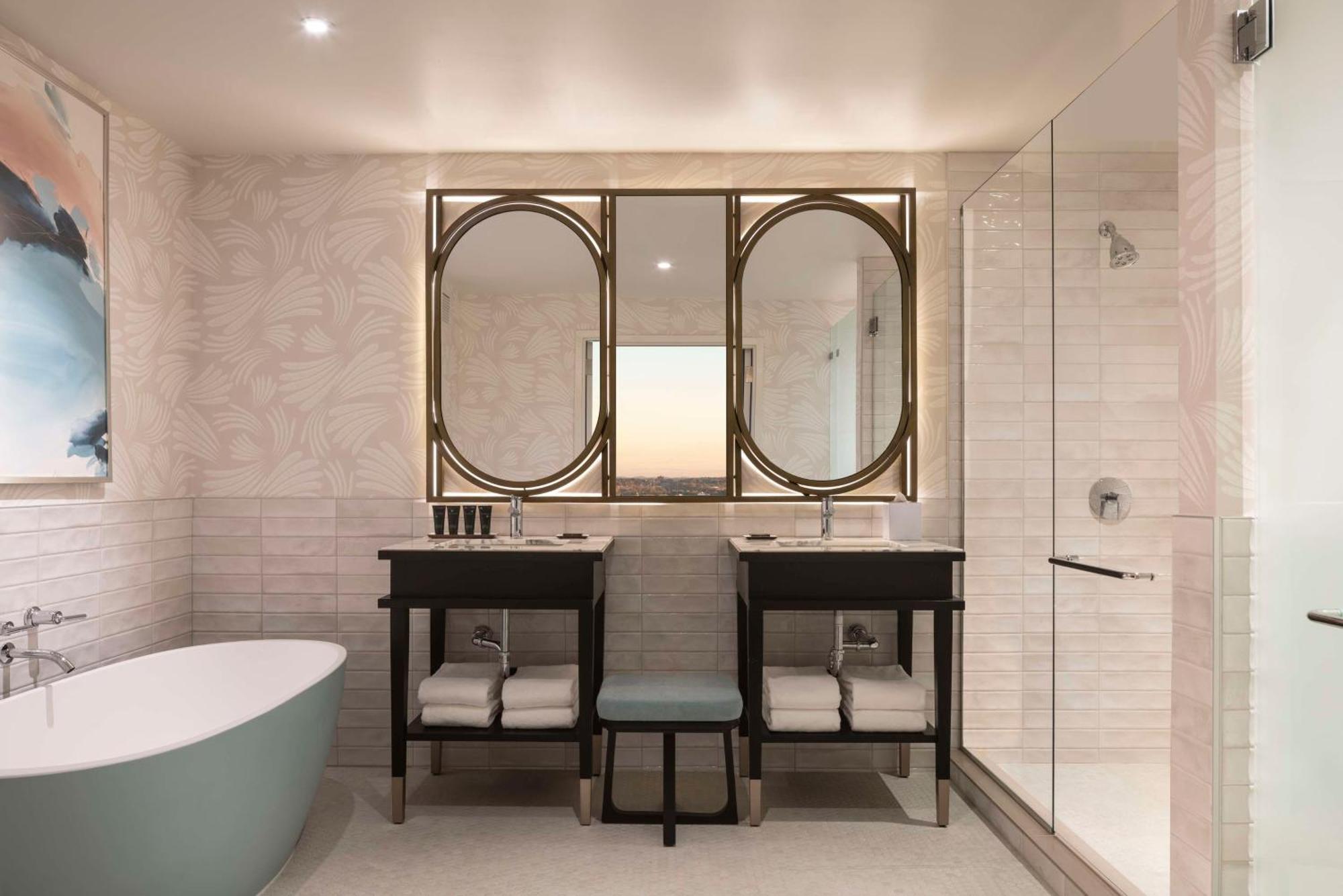 Hyatt Centric Downtown Nashville Exterior photo Bathroom